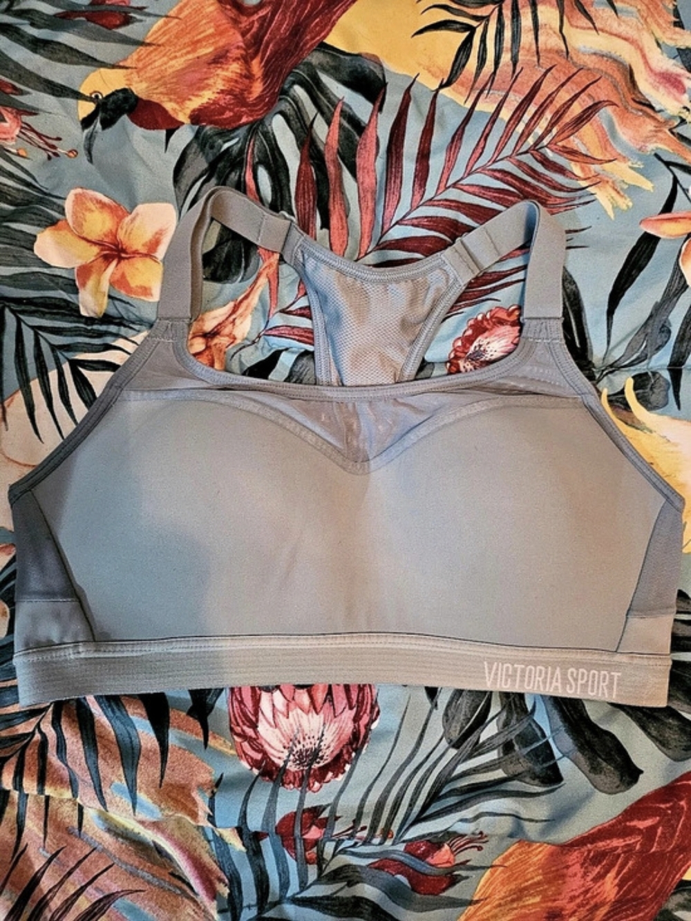 Victoria's Secret VSX Knockout Front-Close Sports Bra Gray